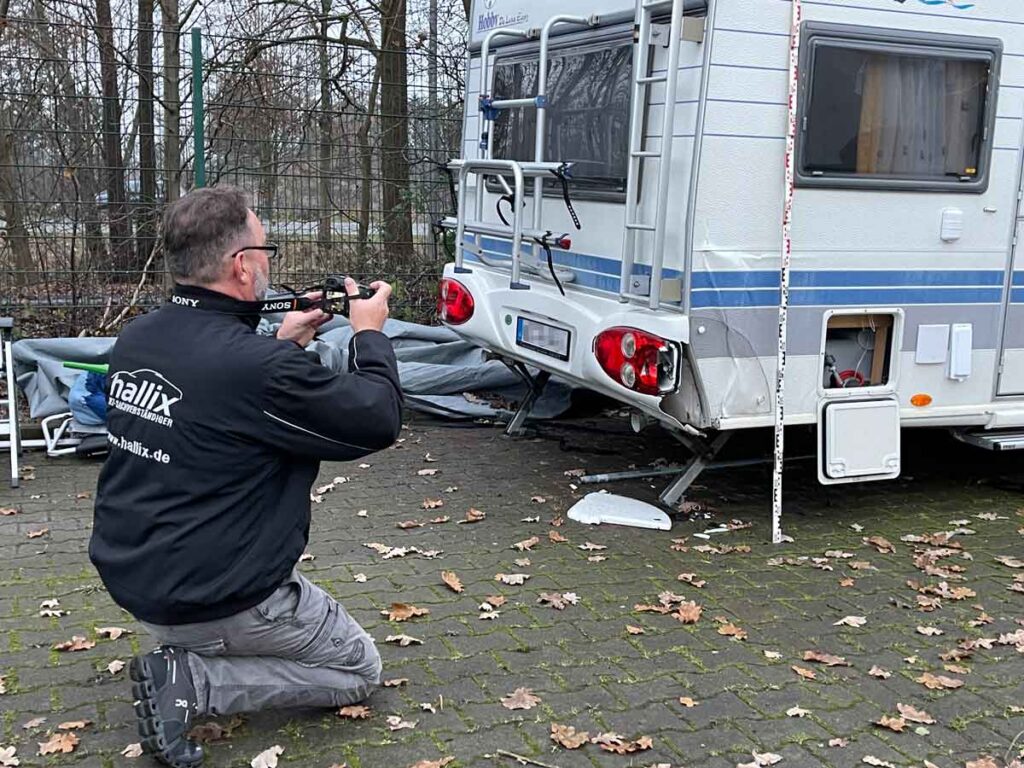 Wohnwagen Unfallschaden